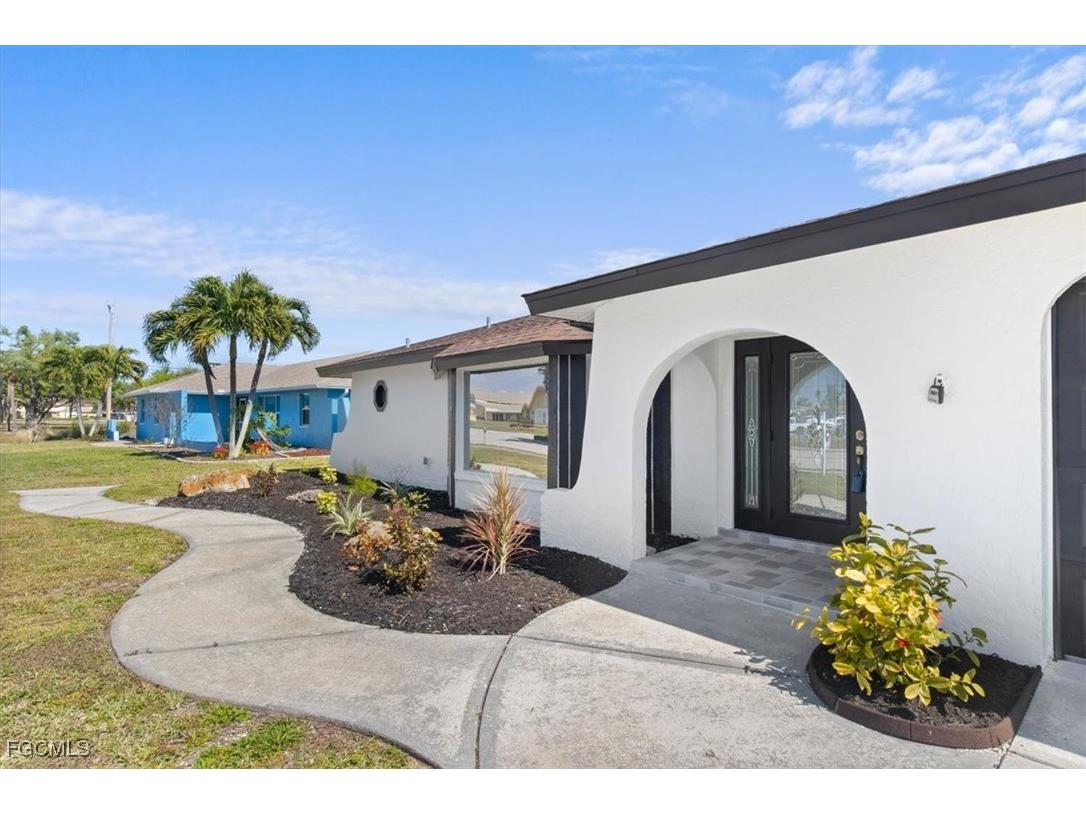 4135 Coronado Parkway Cape Coral FL 33904 2025014178 image3