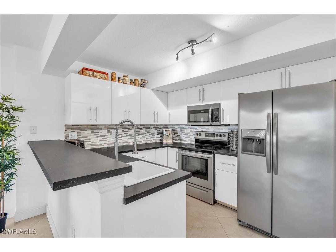 4135 Residence Drive #608 Fort Myers FL 33901 224098338 image1