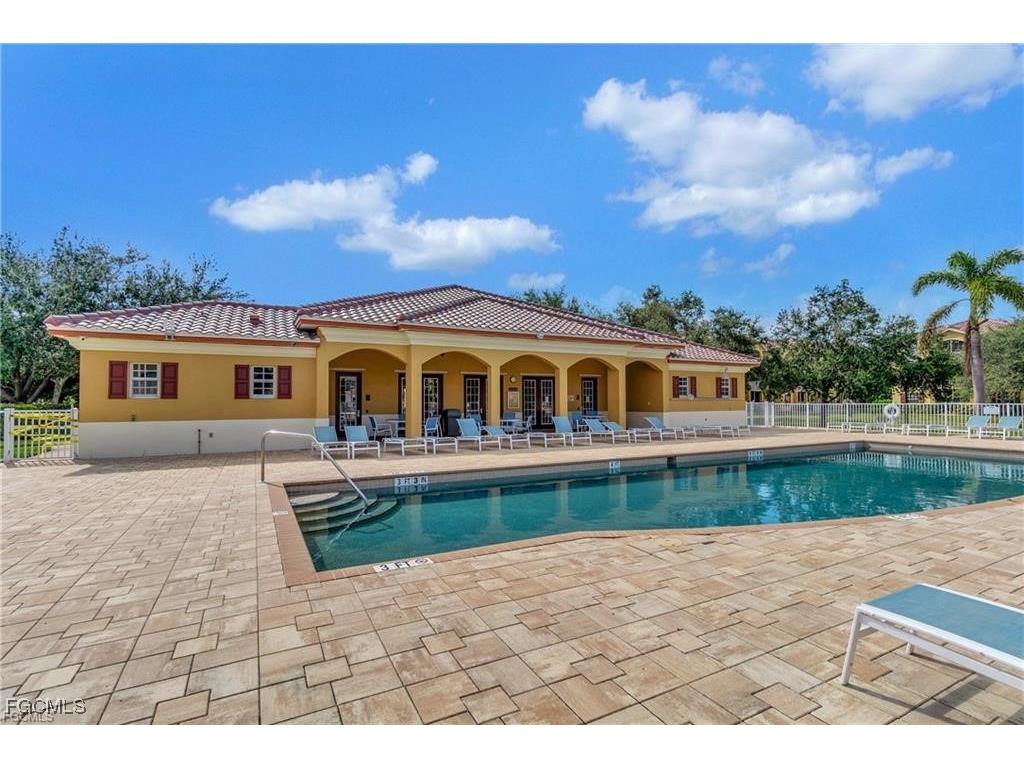 4135 Residence Drive #618 Fort Myers FL 33901 2026000976 image1