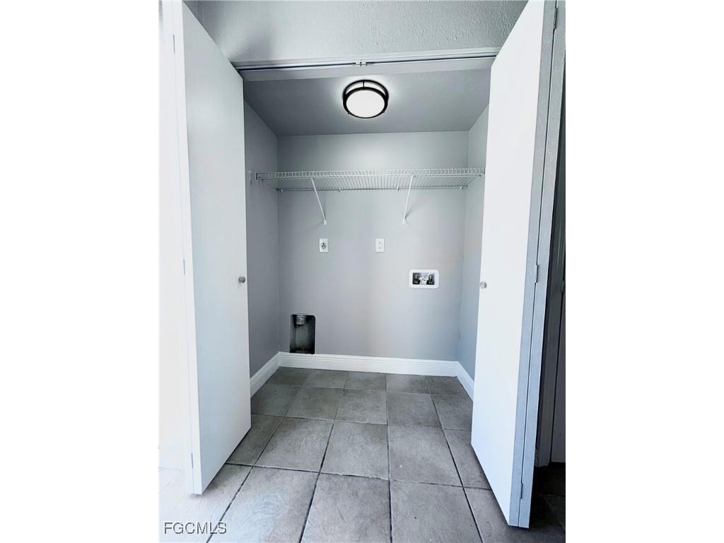 4135 SW 7th Place Cape Coral FL 33914 2025016127 image9