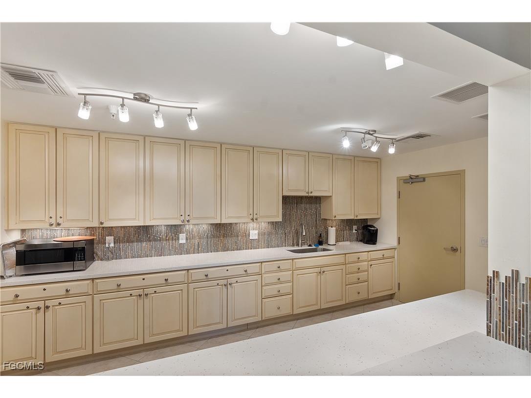 4137 Bay Beach Lane #5P2 Fort Myers Beach FL 33931 2026002295 image36