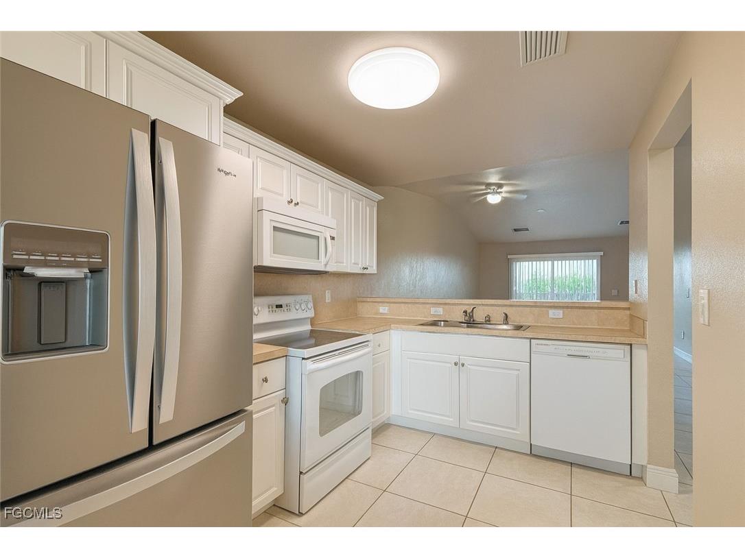 4137 Skyline Boulevard #6 Cape Coral FL 33914 2025016158 image2