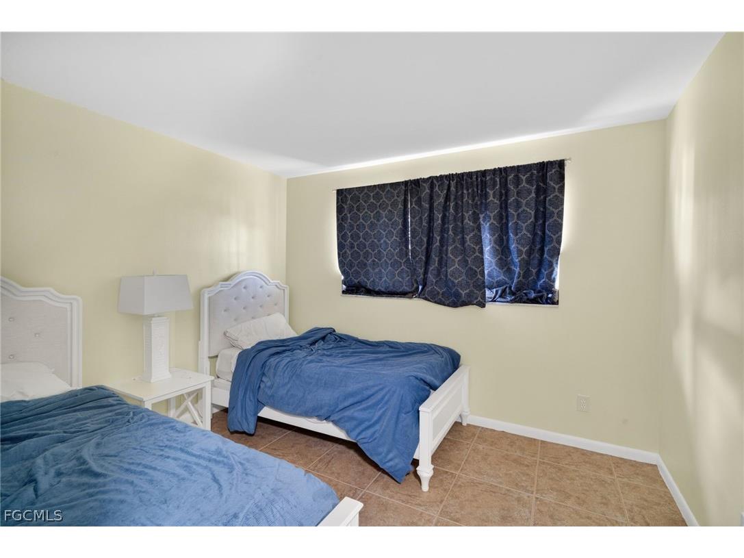 414 NE 15th Place Cape Coral FL 33909 2026013562 image17