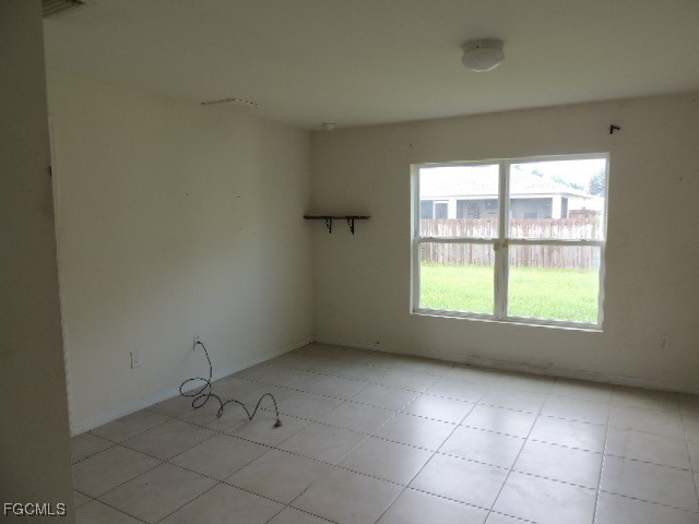 414 NW 13th Terrace Cape Coral FL 33993 2025010508 image4