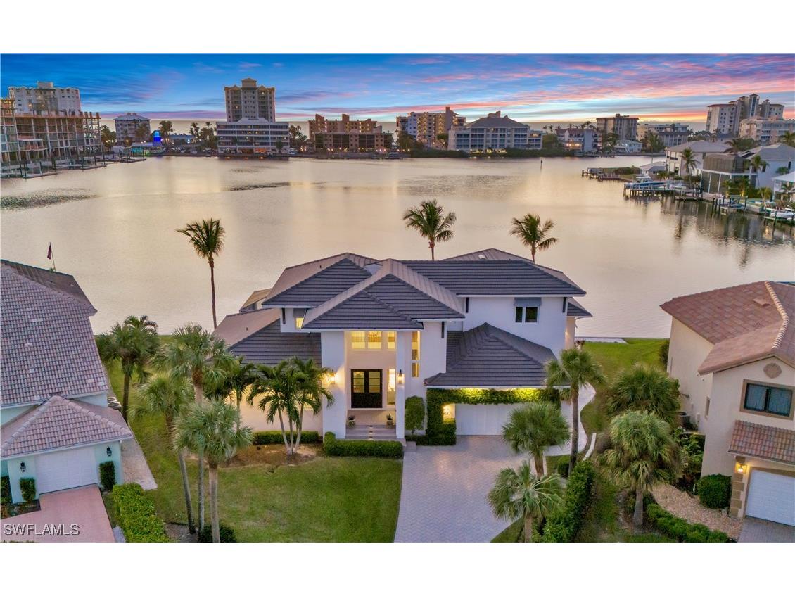 414 Palm Court Naples FL 34108 225077760 image1