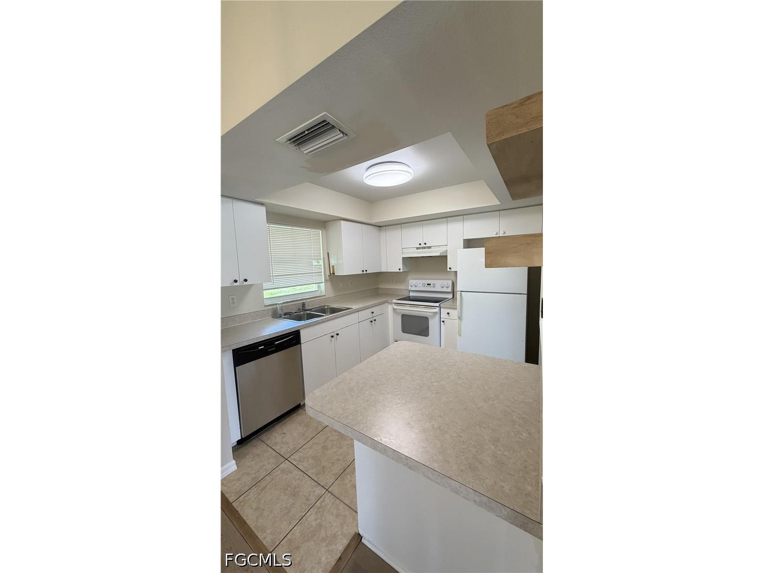 414 SE 13th Street Cape Coral FL 33990 2026031612 image6