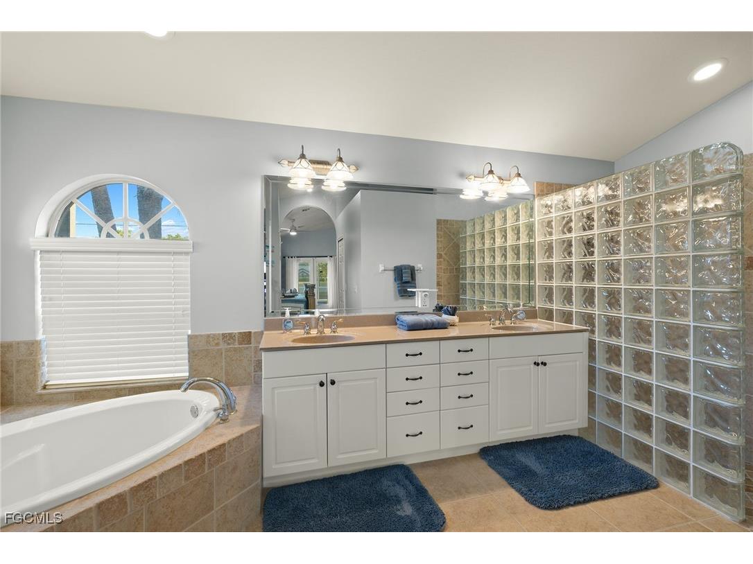 414 SW 47th Street Cape Coral FL 33914 2025010092 image11