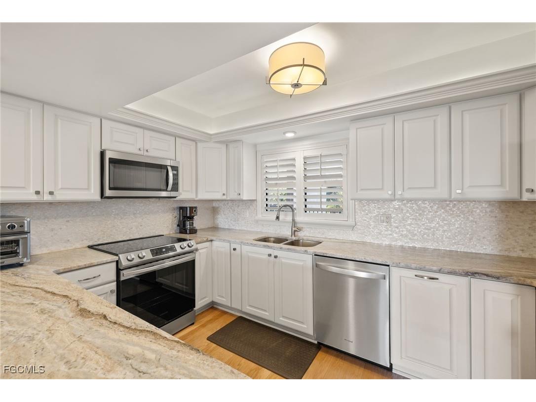 4140 Steamboat Bend E #404 Fort Myers FL 33919 2025011330 image3