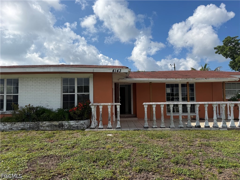 4143 Country Club Boulevard Cape Coral FL 33904 2026028034 image1