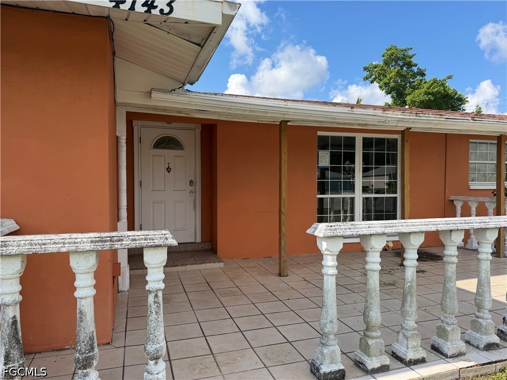 4143 Country Club Boulevard Cape Coral FL 33904 2026028034 image2