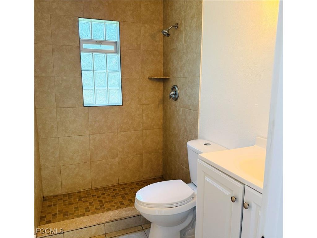 4145 Saums Drive North Fort Myers FL 33903 2025015733 image5