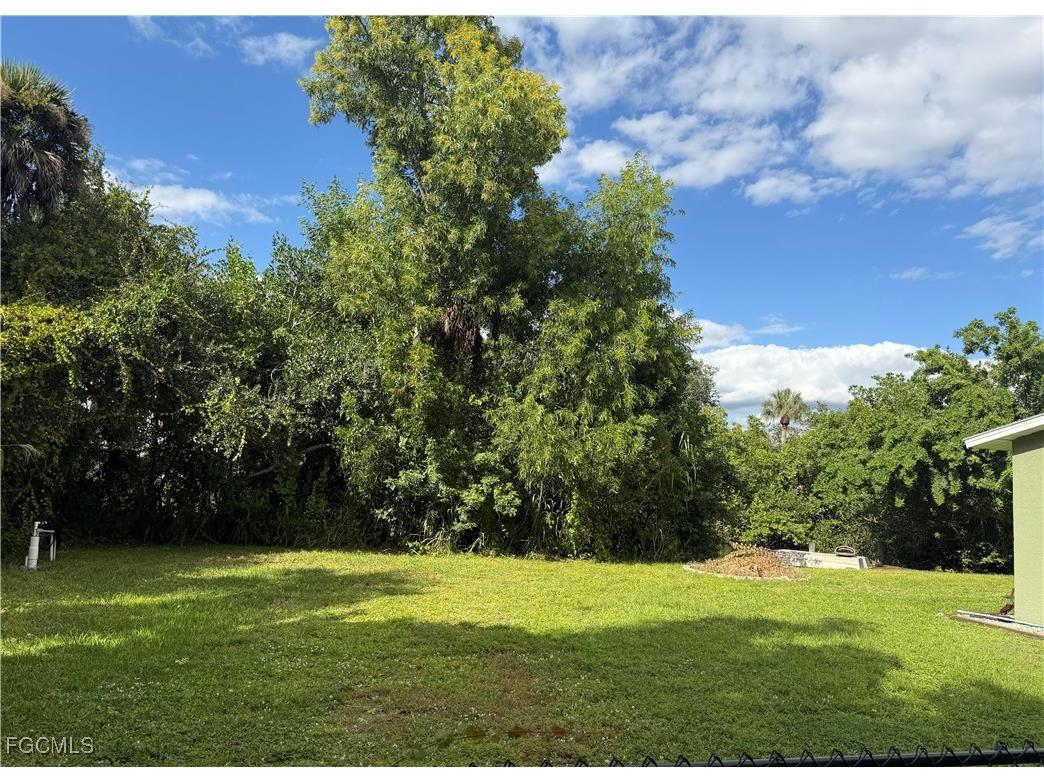 4145 Saums Drive North Fort Myers FL 33903 2025015733 image9