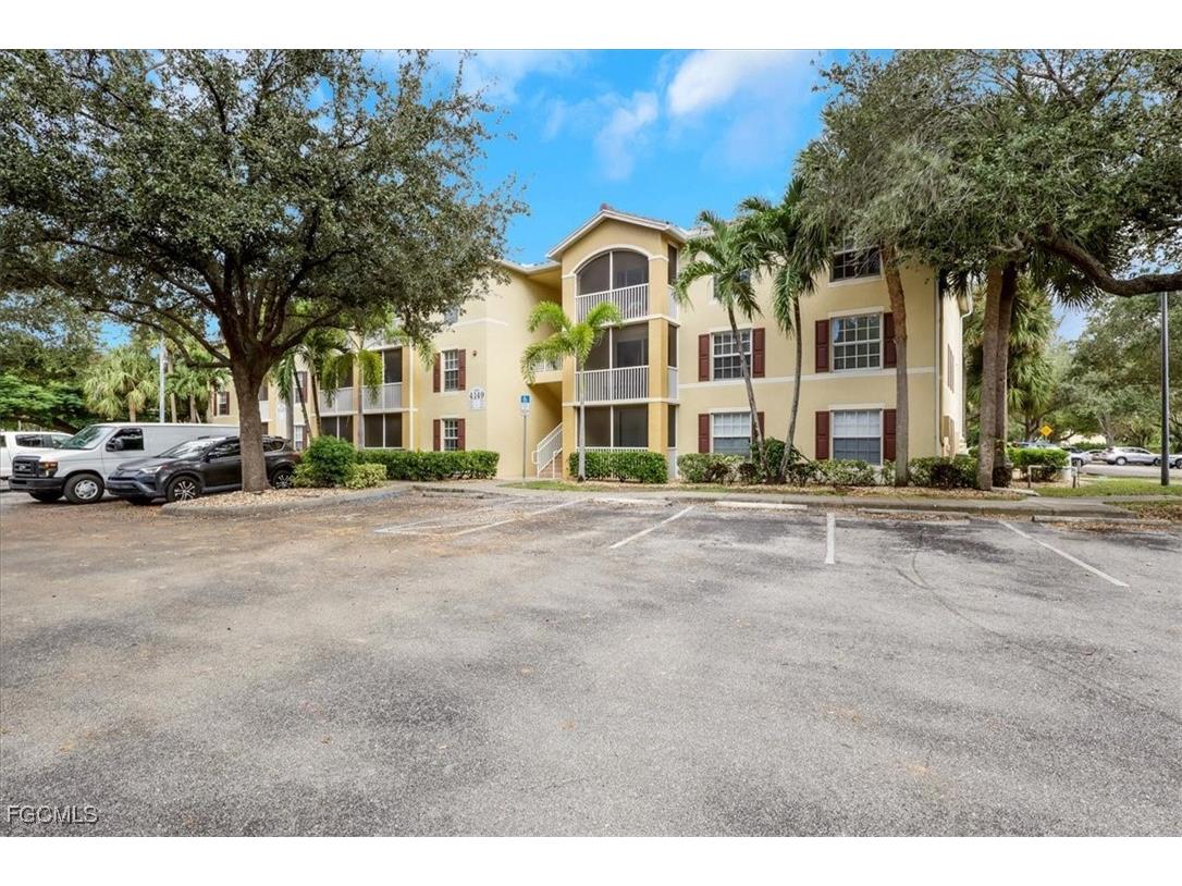 4149 Residence Drive #818 Fort Myers FL 33901 2025018728 image1