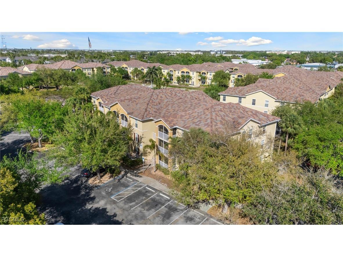 4149 Residence Drive #824 Fort Myers FL 33901 2025015898 image1