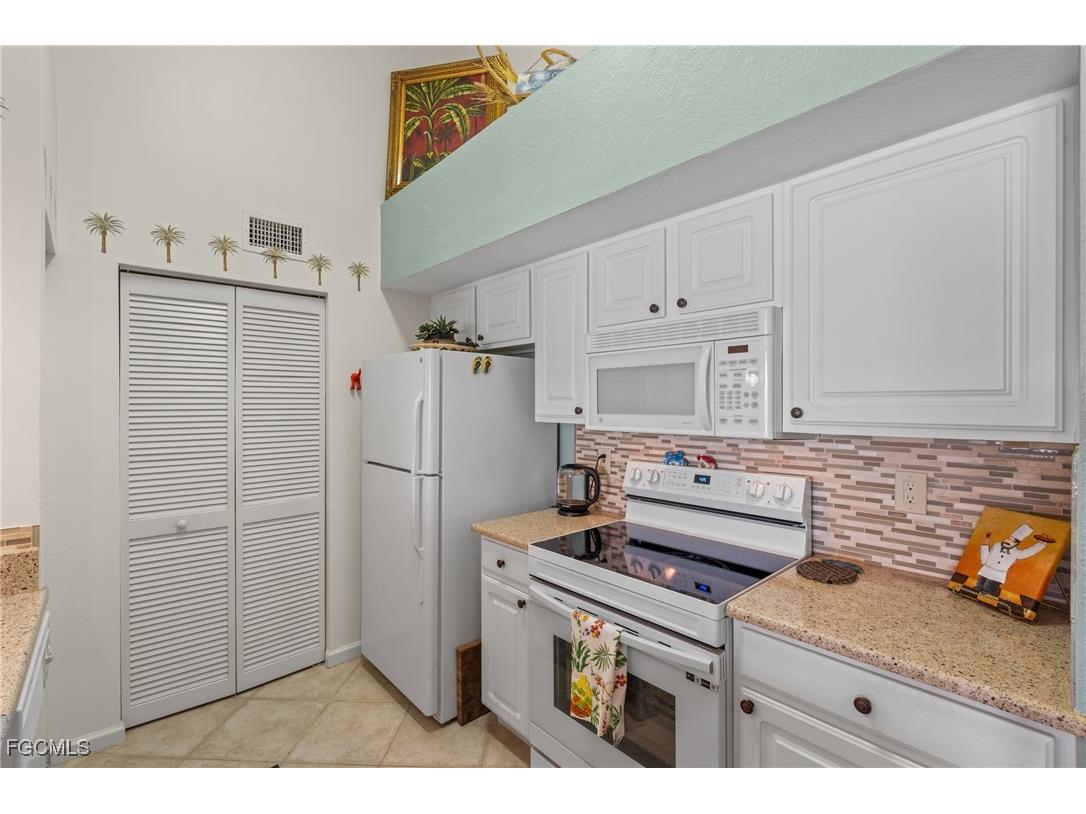 4149 Residence Drive #824 Fort Myers FL 33901 2025015898 image10