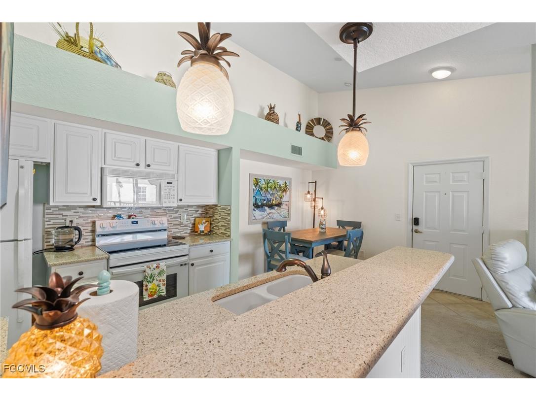 4149 Residence Drive #824 Fort Myers FL 33901 2025015898 image8