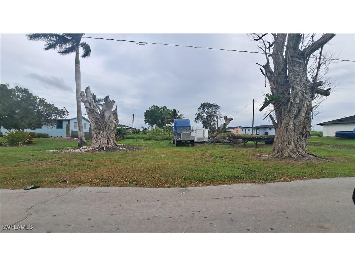 415 E 4th Avenue South Bay FL 33493 225020952 image1