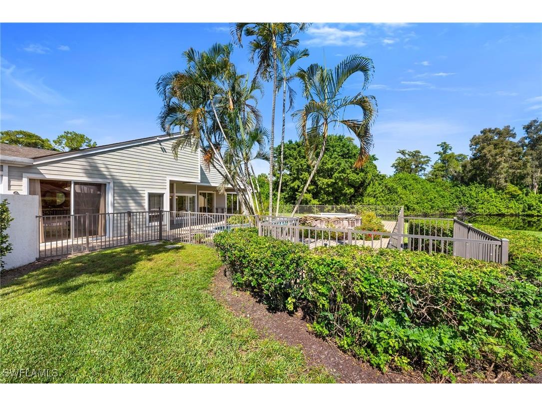 415 Edgemere Way N #2 Naples FL 34105 225069401 image10