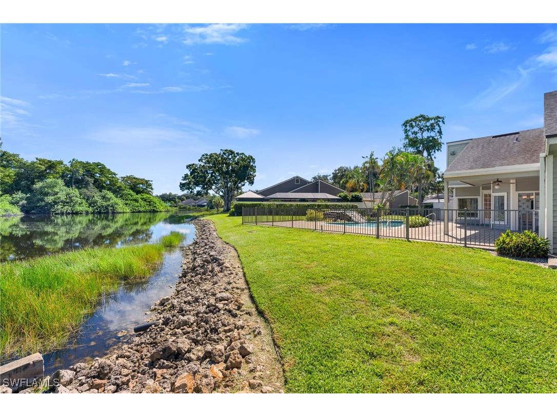 415 Edgemere Way N #2 Naples FL 34105 225069401 image12