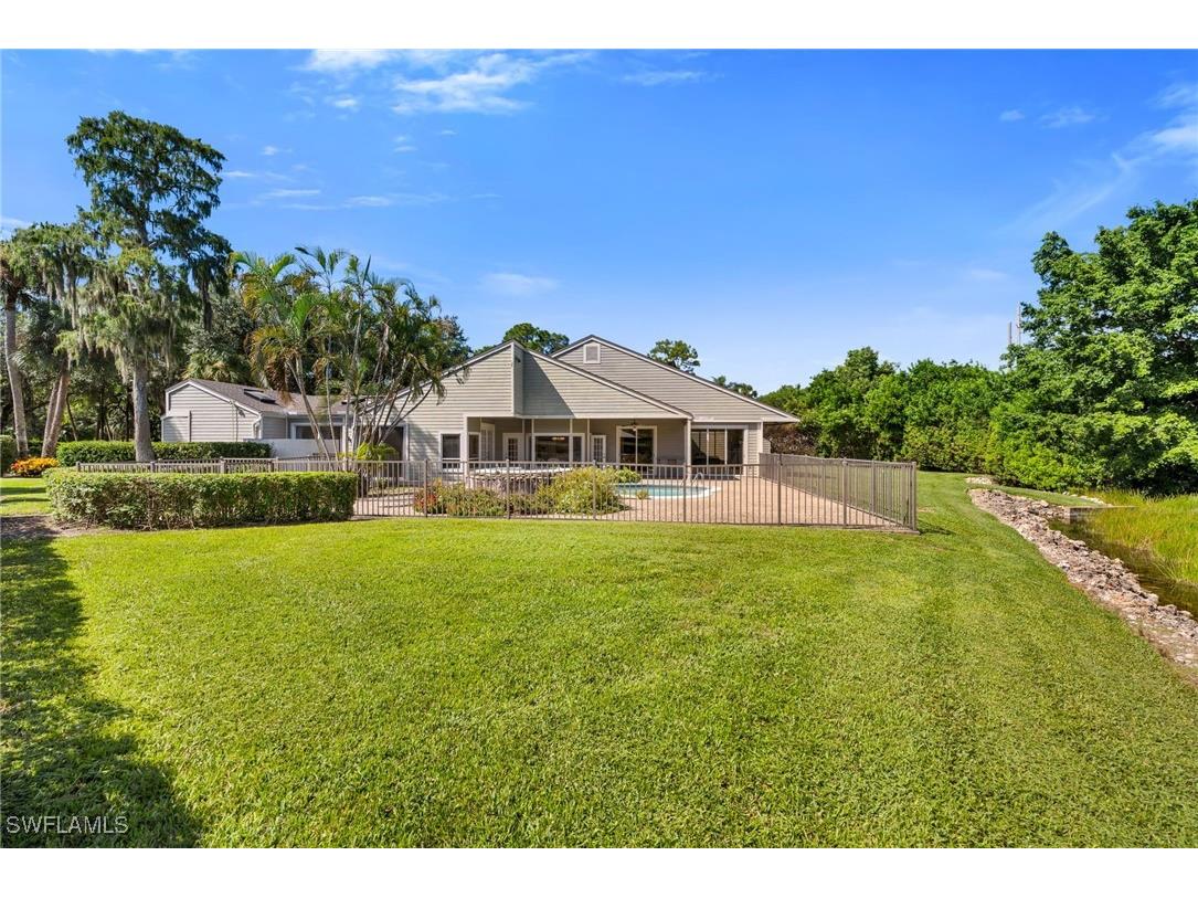 415 Edgemere Way N #2 Naples FL 34105 225069401 image7