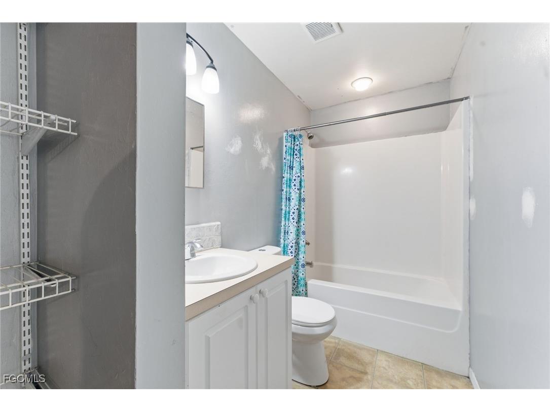 4151 Garden Boulevard Cape Coral FL 33909 2025018581 image18