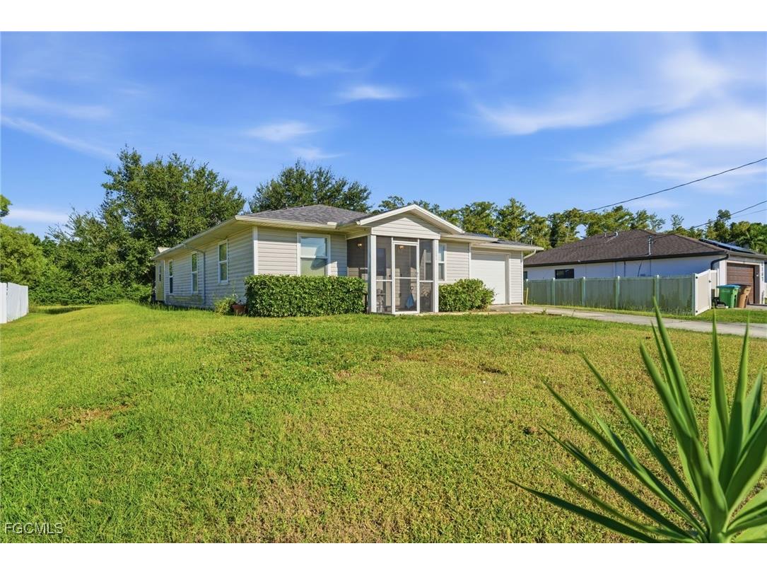 4151 Garden Boulevard Cape Coral FL 33909 2025018581 image2