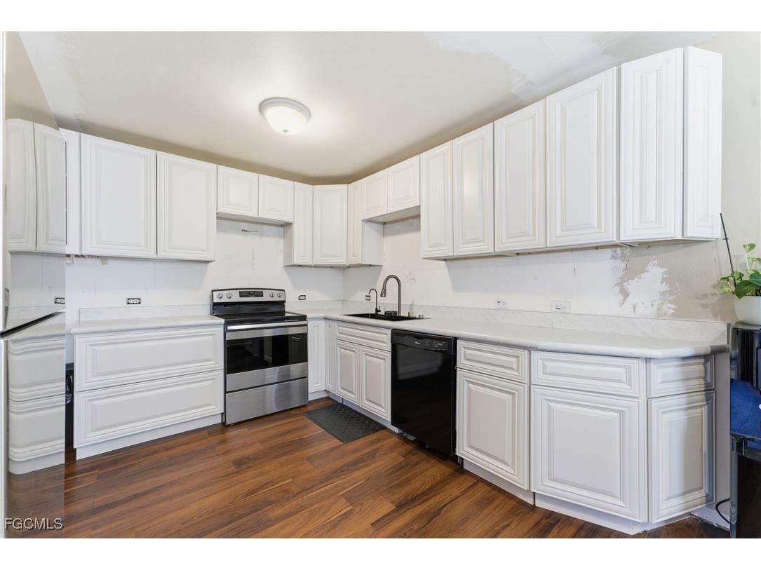 4151 Garden Boulevard Cape Coral FL 33909 2025018581 image4