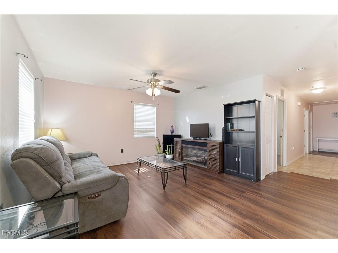 4151 Garden Boulevard Cape Coral FL 33909 2025018581 image7