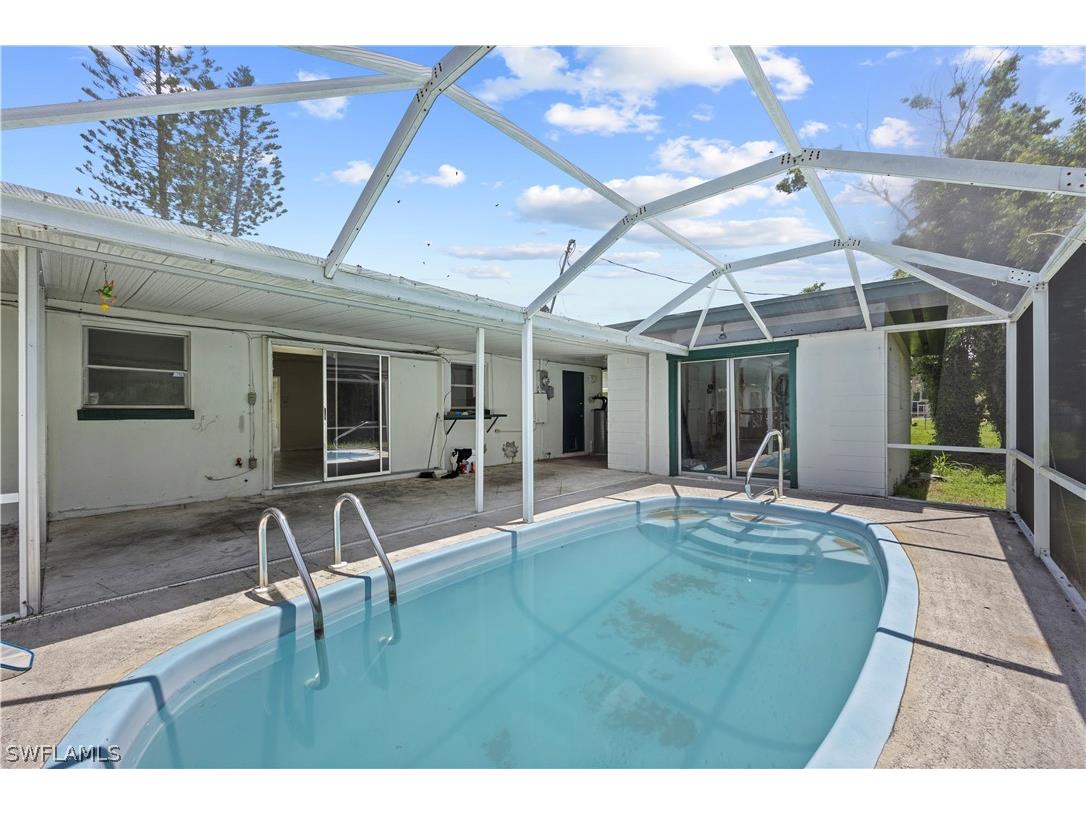 4154 Edgewood Avenue Fort Myers FL 33916 224060297 image1