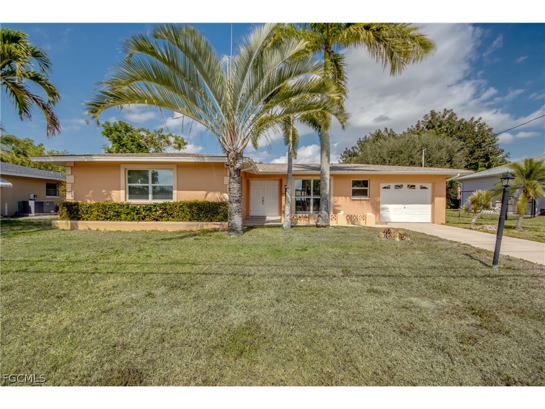 4156 Country Club Boulevard SE Cape Coral FL 33904 2026011004 image1