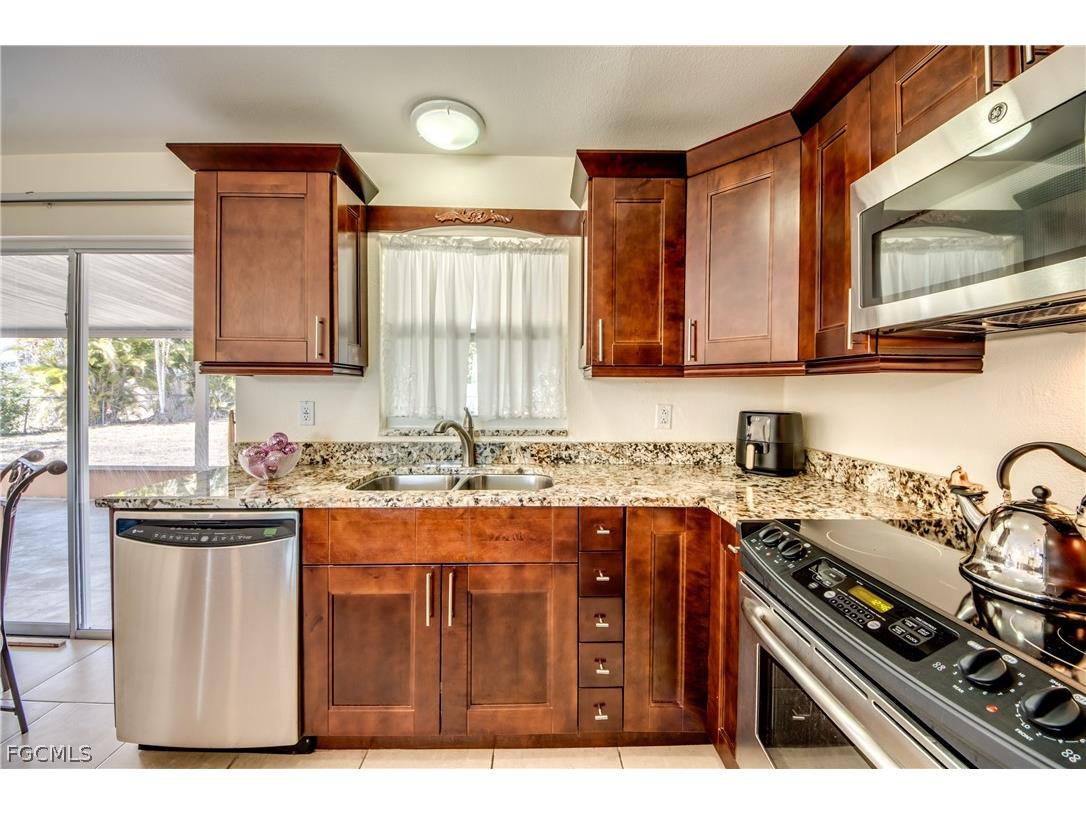 4156 Country Club Boulevard SE Cape Coral FL 33904 2026011004 image12