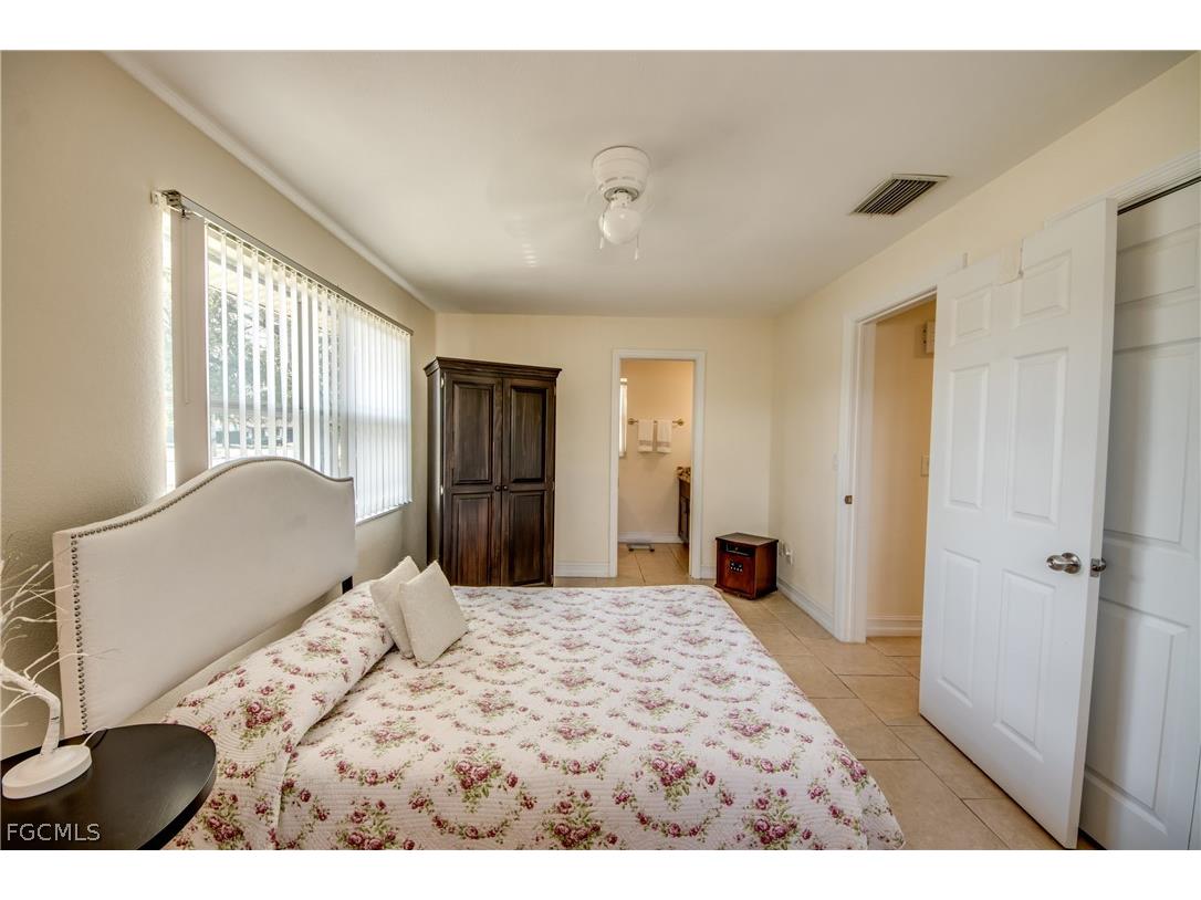 4156 Country Club Boulevard SE Cape Coral FL 33904 2026011004 image13