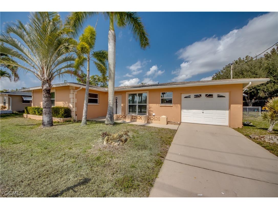 4156 Country Club Boulevard SE Cape Coral FL 33904 2026011004 image2