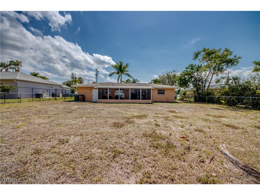4156 Country Club Boulevard SE Cape Coral FL 33904 2026011004 image23