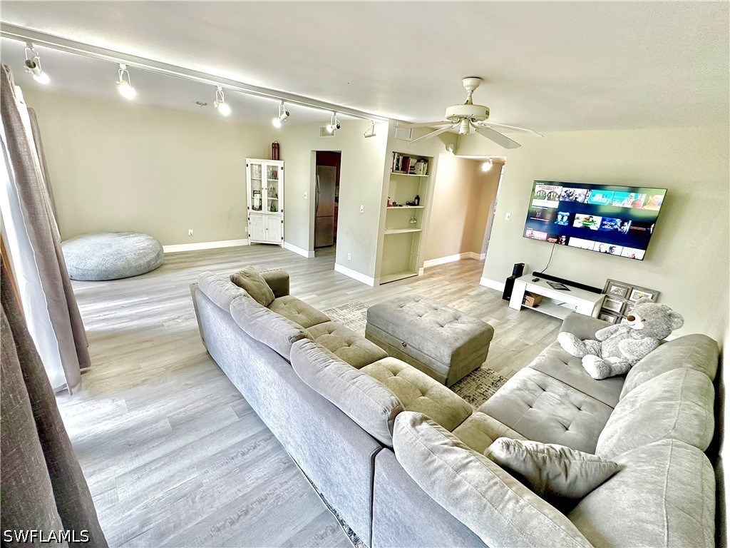 416 Bristle Cone Lane #9 Naples FL 34113 226019102 image2