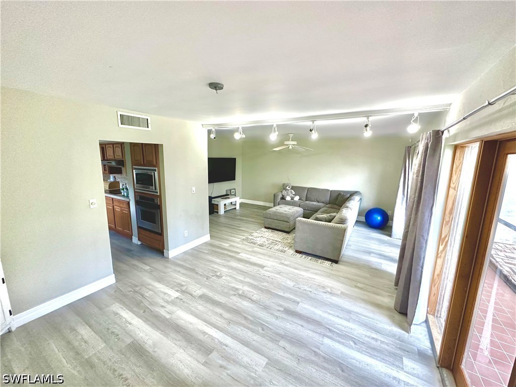 416 Bristle Cone Lane #9 Naples FL 34113 226019102 image4