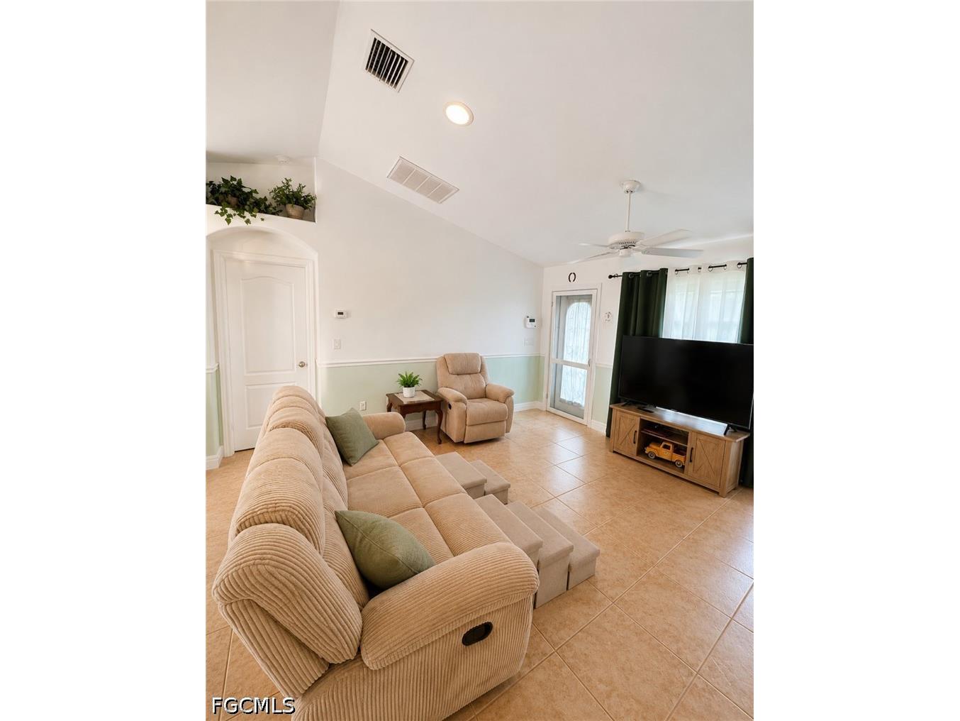 416 Candlewick Circle S Lehigh Acres FL 33936 2026031693 image2