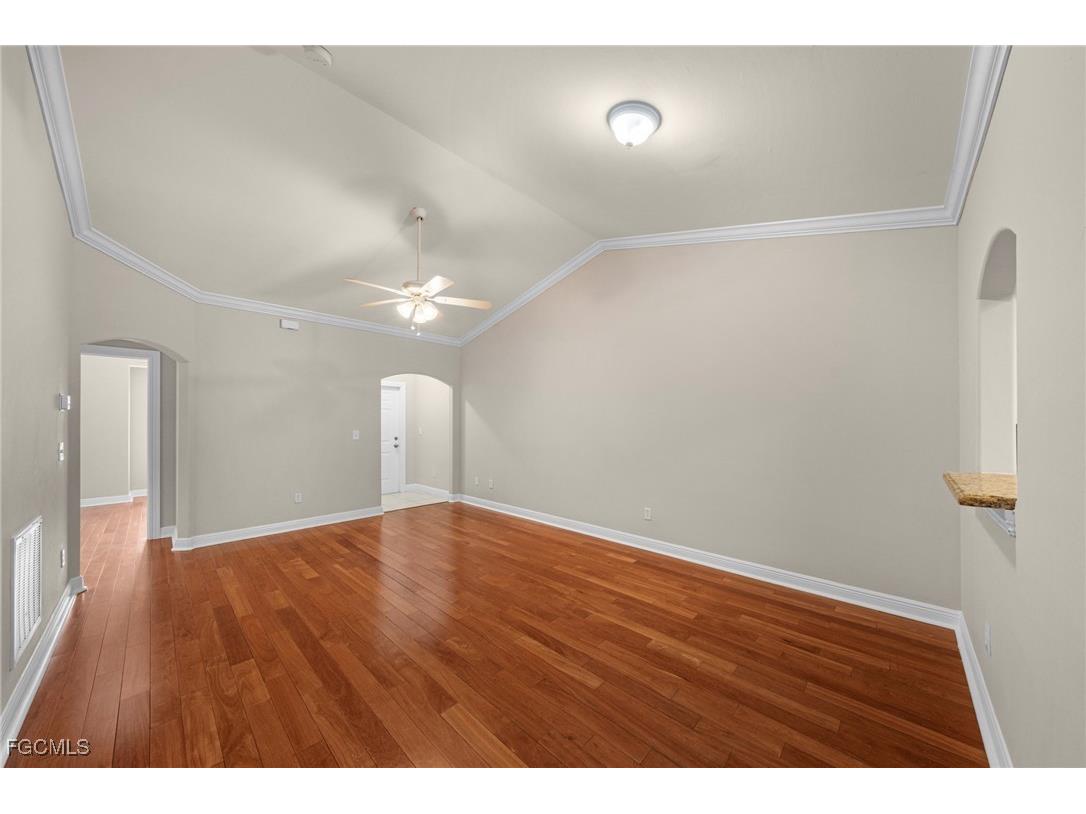 4160 Castilla Circle #101 Fort Myers FL 33916 2025017132 image4