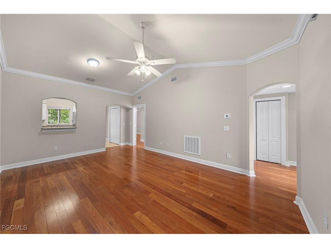 4160 Castilla Circle #106 Fort Myers FL 33916 2025017153 image2