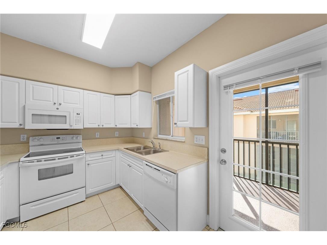 4160 Castilla Circle #202 Fort Myers FL 33916 2025016688 image6