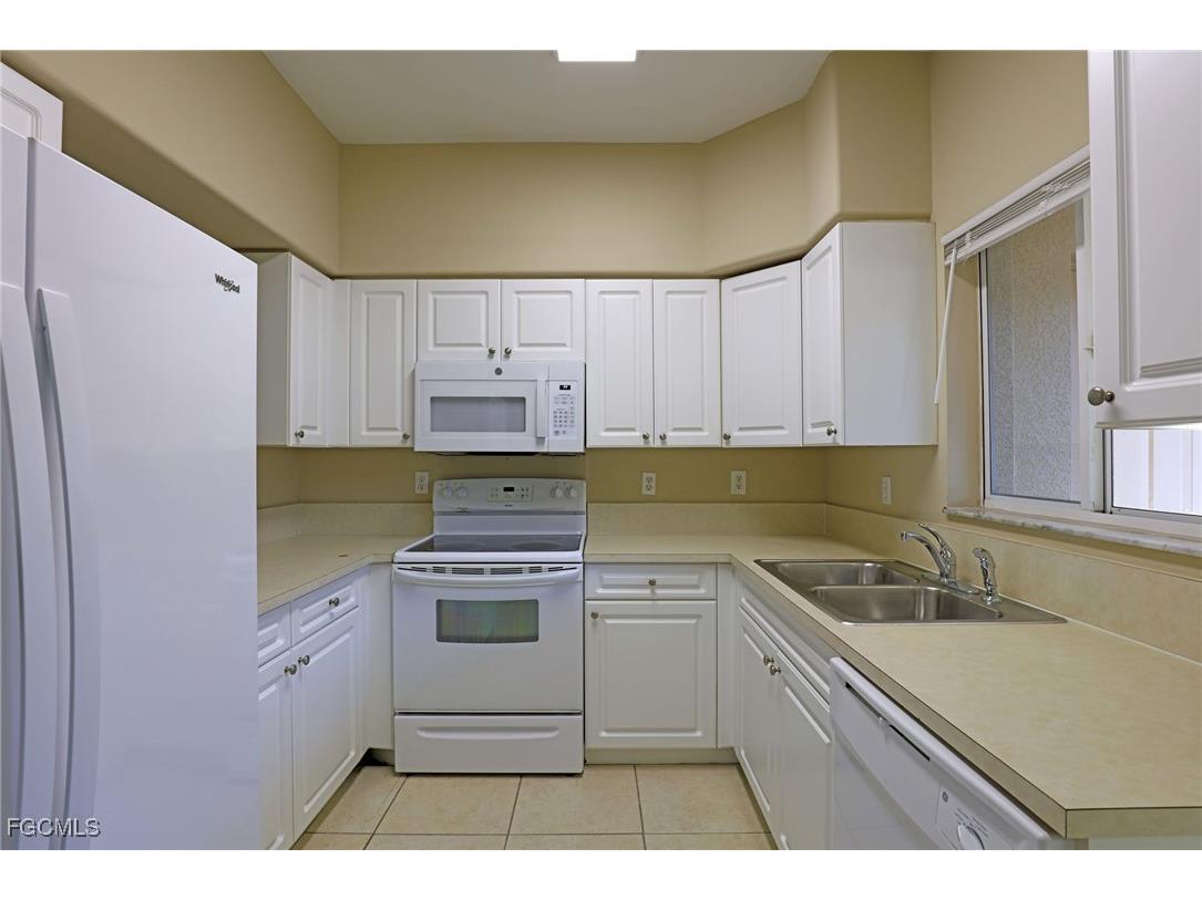 4160 Castilla Circle #202 Fort Myers FL 33916 2025020110 image2