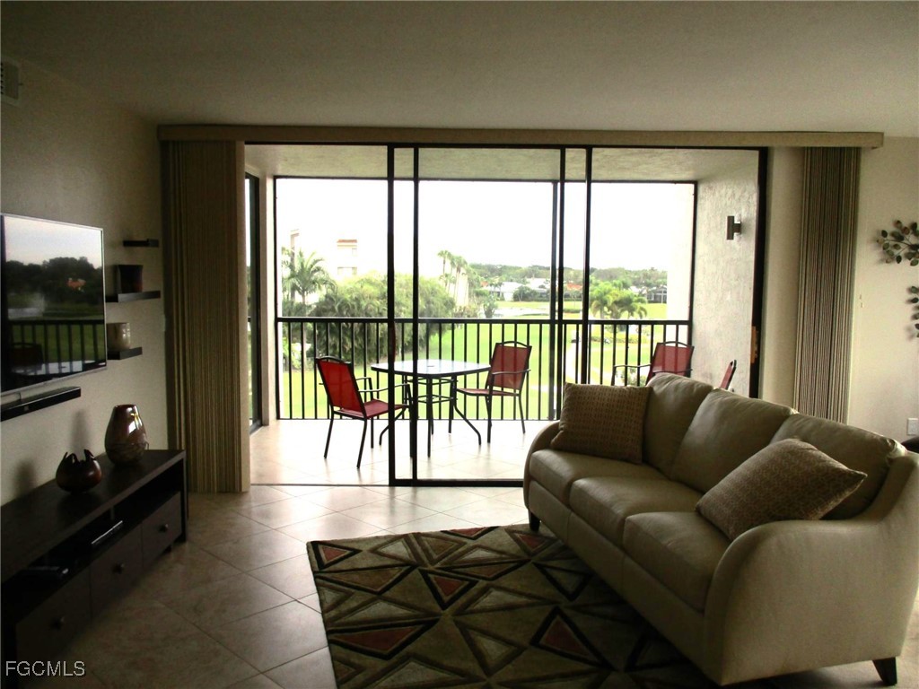 4160 Steamboat Bend E #403 Fort Myers FL 33919 2025016487 image3