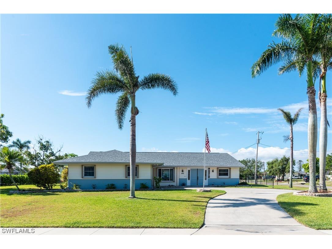 4163 Country Club Boulevard Cape Coral FL 33904 223039997 image1