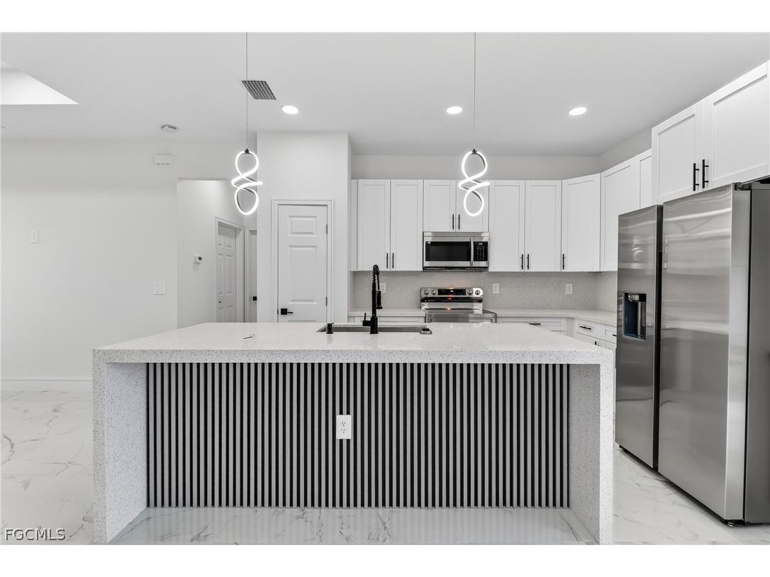 417 Mercedes Court Lehigh Acres FL 33972 2026009633 image10