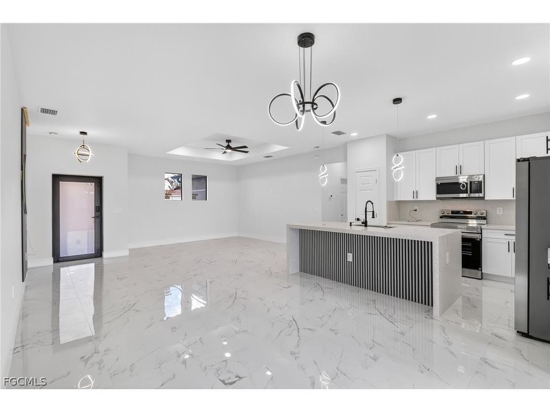 417 Mercedes Court Lehigh Acres FL 33972 2026009633 image7