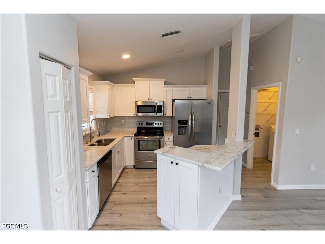 417 SE 21st Terrace Cape Coral FL 33990 2026009794 image4