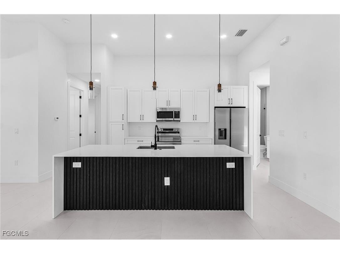 417 SW 23rd Terrace Cape Coral FL 33991 2025023972 image9