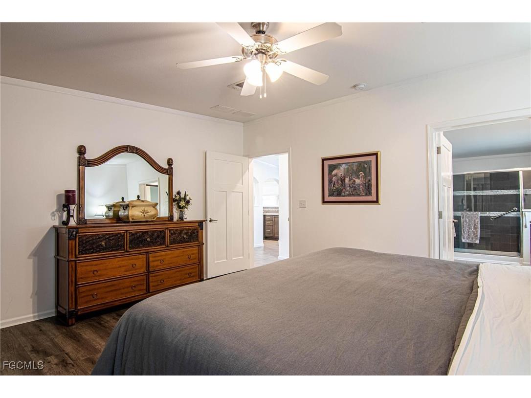 417 Snead Drive North Fort Myers FL 33903 2025014500 image20