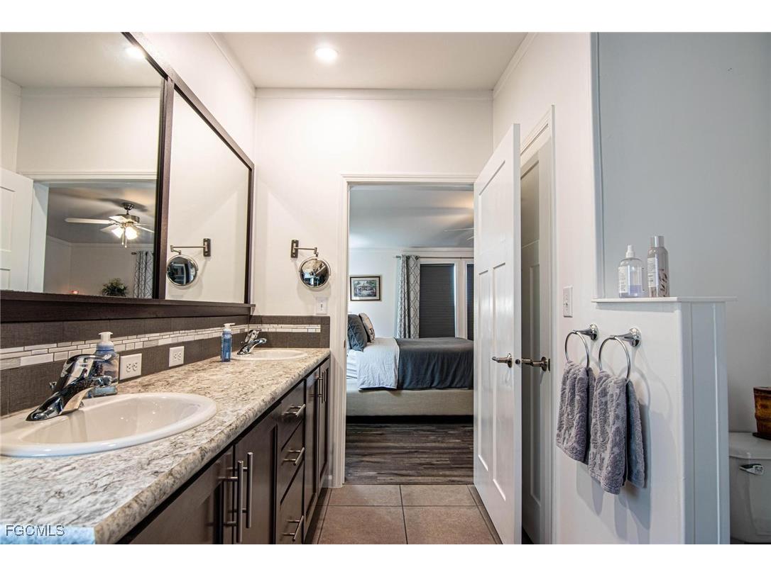 417 Snead Drive North Fort Myers FL 33903 2025014500 image24