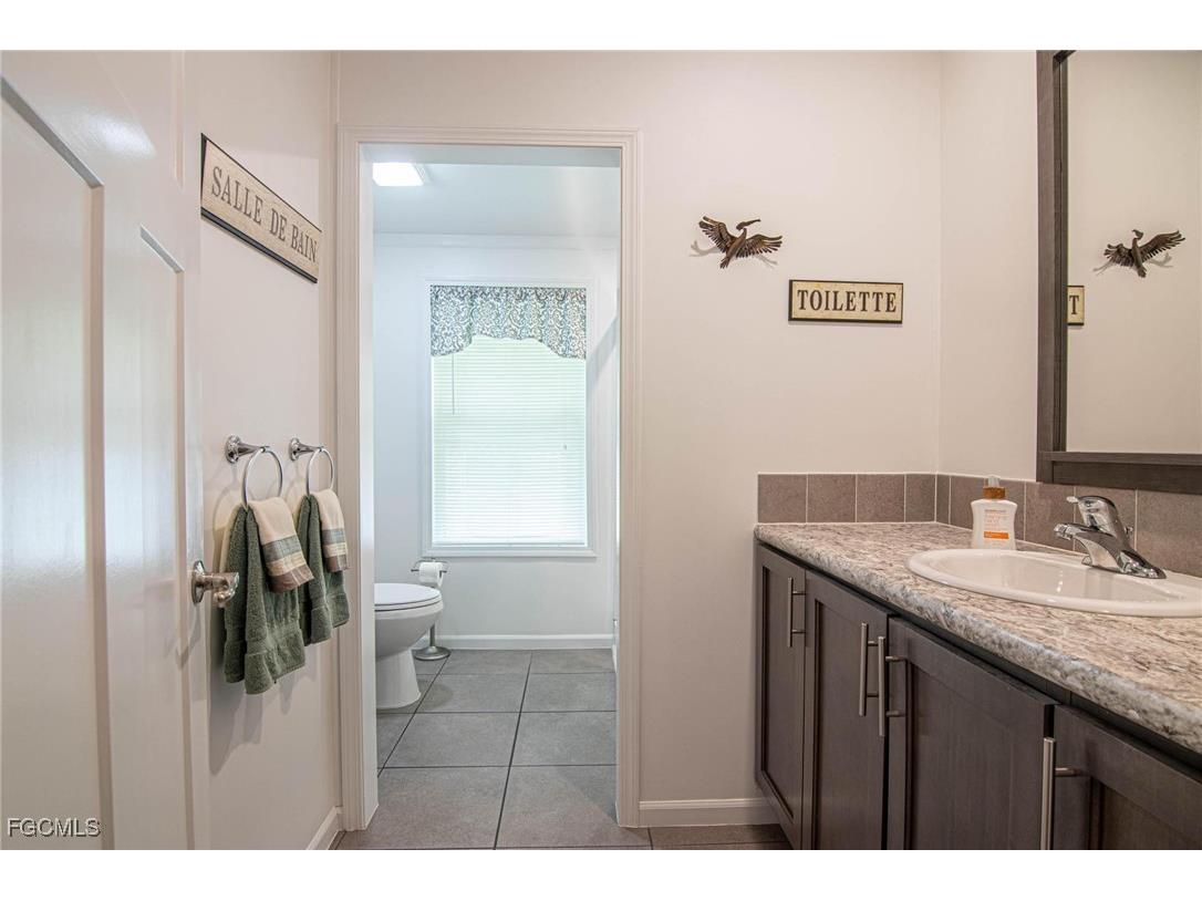 417 Snead Drive North Fort Myers FL 33903 2025014500 image28